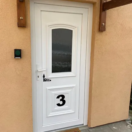 Budapest Airport In V3